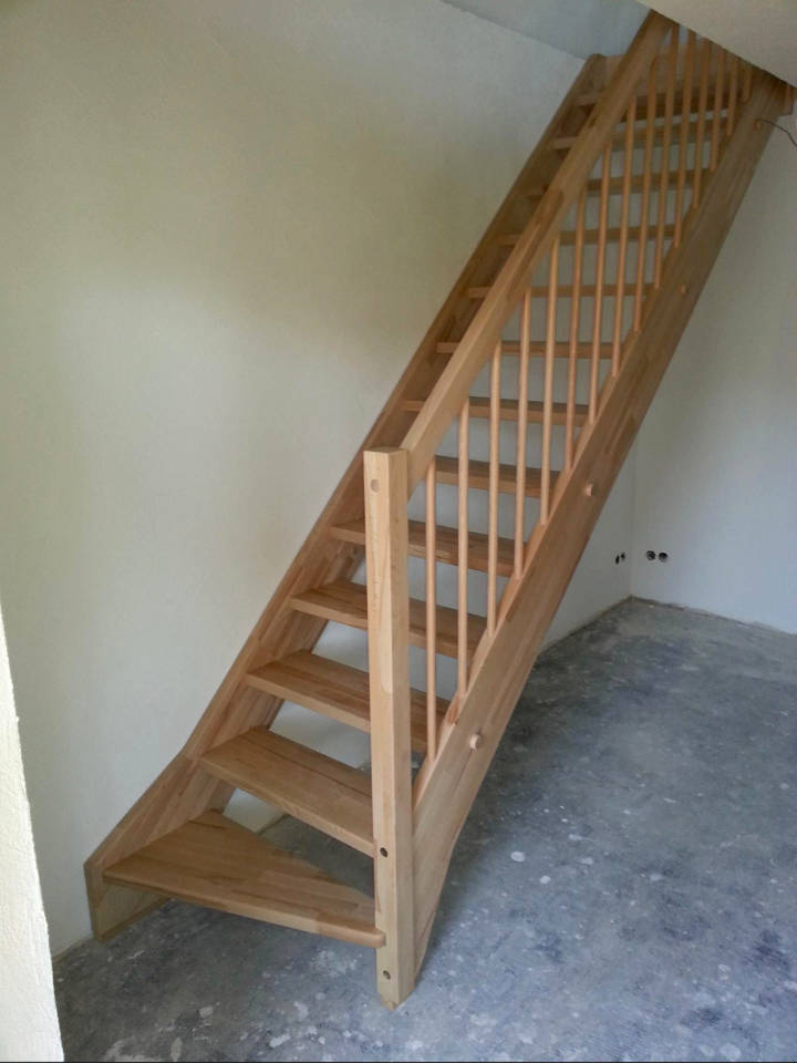 Holztreppe erstellt durch die Firma Holzbau Zint, Sonthofen